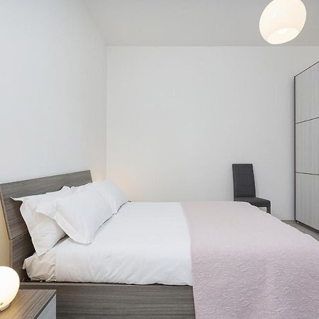 Contemporary Apartment In Sturla By Wonderful Italy Genoa Bagian luar foto