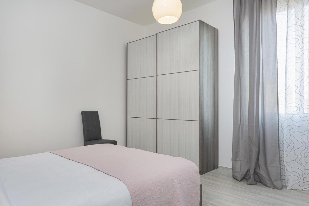 Contemporary Apartment In Sturla By Wonderful Italy Genoa Bagian luar foto