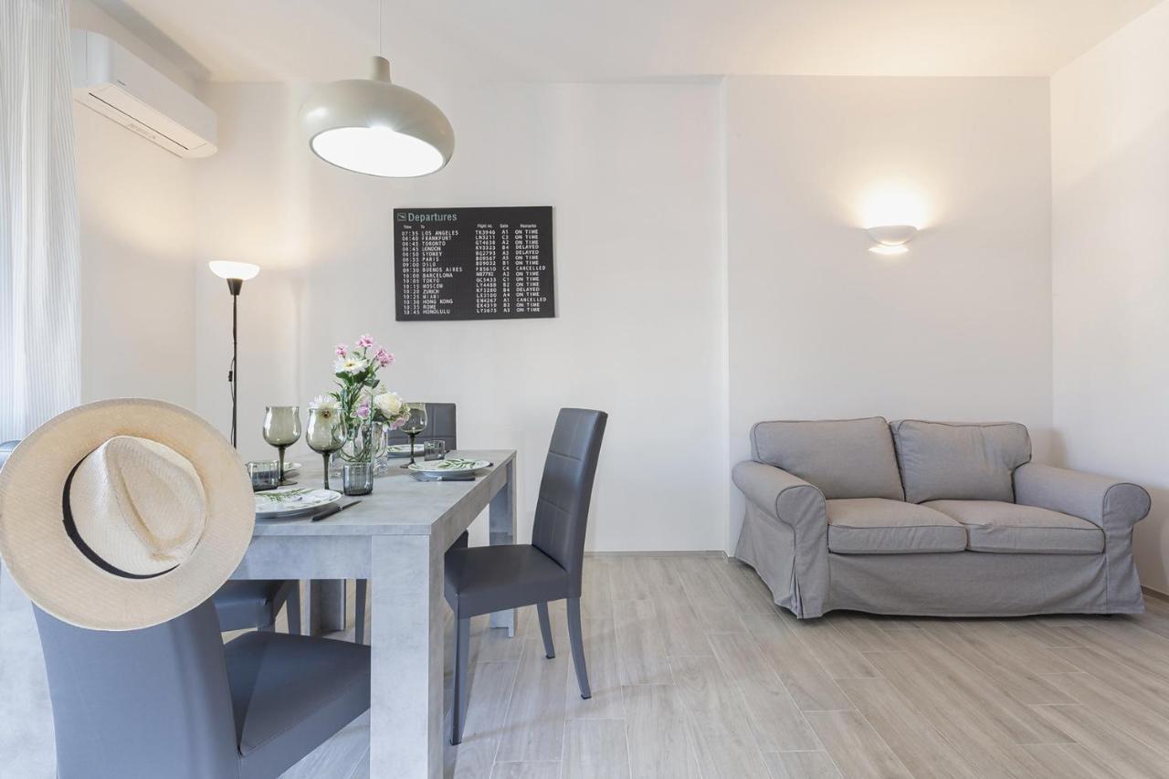 Contemporary Apartment In Sturla By Wonderful Italy Genoa Bagian luar foto