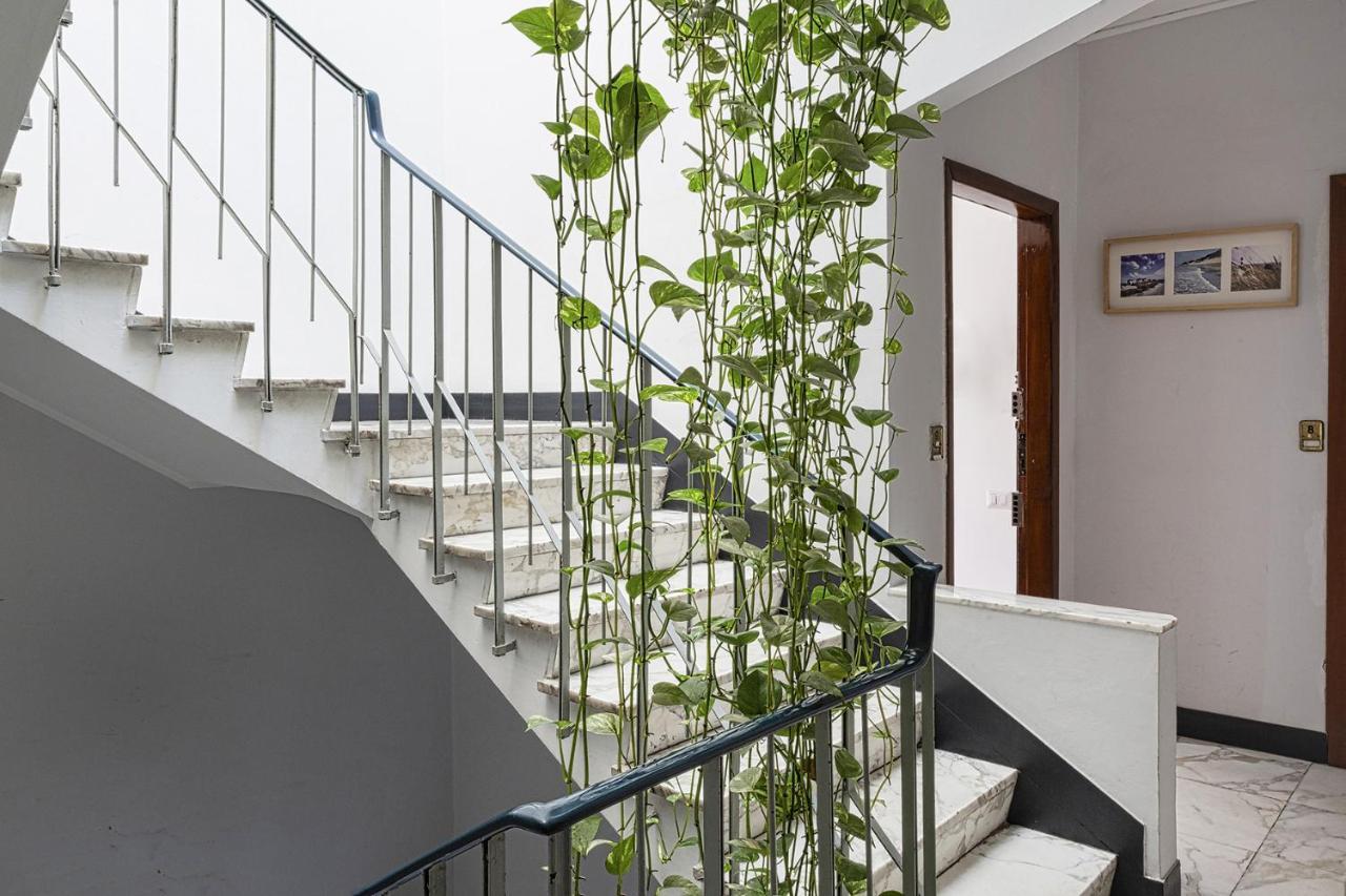 Contemporary Apartment In Sturla By Wonderful Italy Genoa Bagian luar foto
